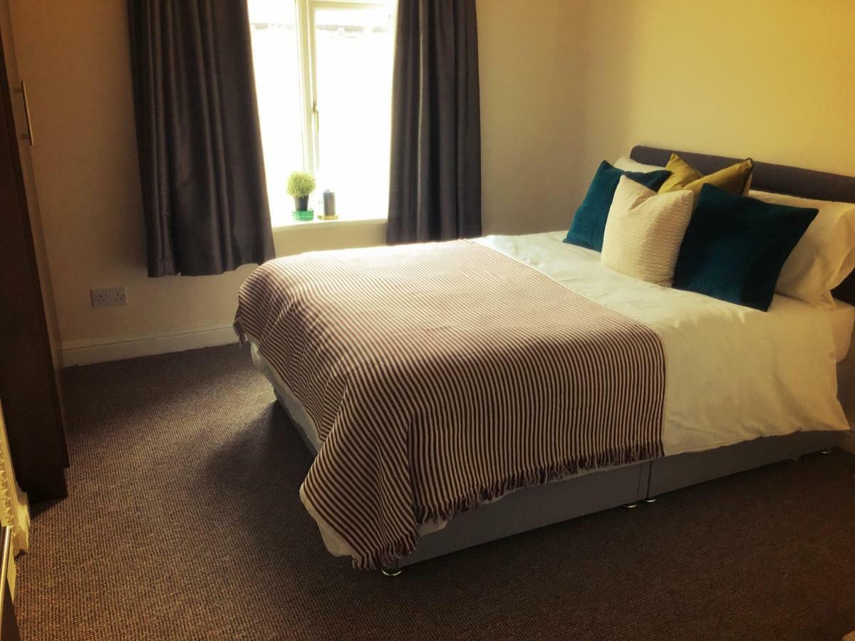 The Ideal House - 24 7 Check In Parking Holiday home